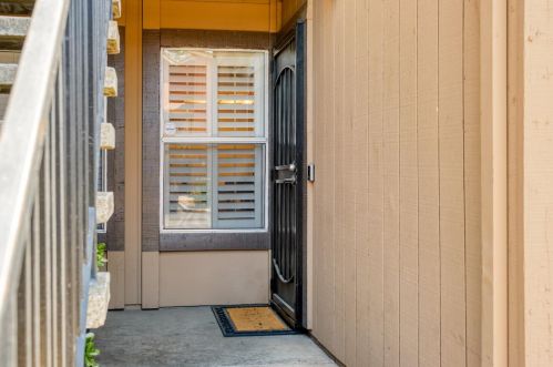 456 Cherry Ln, Manteca, CA 95337-7306