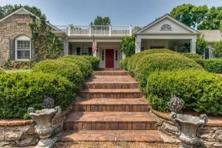 1010 Overton Lea Rd, Nashville, TN 37220-1414