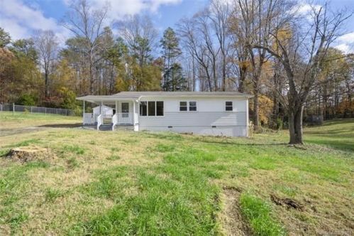 2326 Sunset Blvd, Charlotte, NC 28269-4019