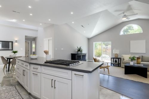 554 Worley Ave, Sunnyvale CA  94085-3737 exterior