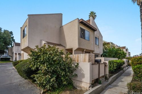 16710 Orange Ave, Paramount, CA 90723-5352