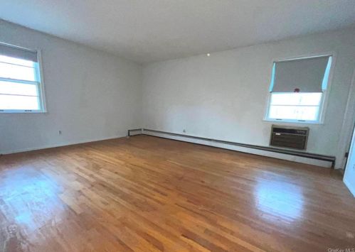 4 Mountainside Rd, Warwick NY  10990-2237 exterior