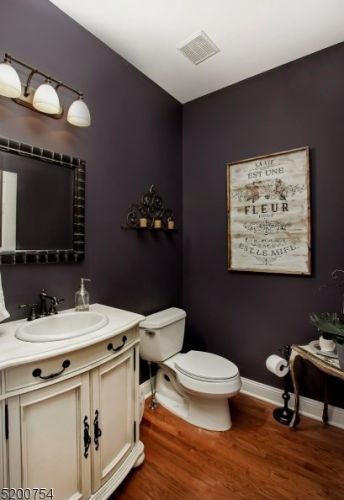 11 Cedar Ct, Hackettstown NJ  07840-2850 exterior