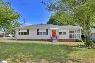 110 Lancaster Ave, Greer SC  29650-1229 exterior