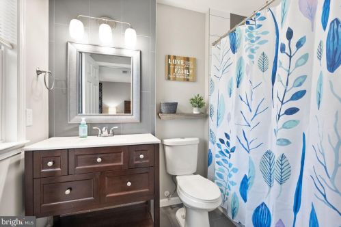 9085 Bristow Woods Ct, Nokesville VA  20181 exterior