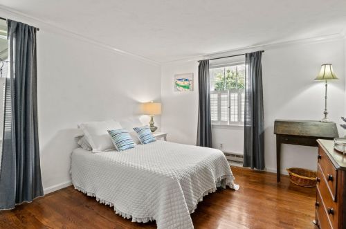 595 Riverview Dr, Chatham MA  02633-1117 exterior