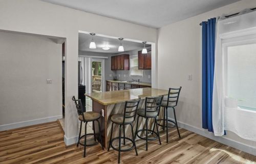 1736 Elmwood Ave, Warwick RI  02888-1104 exterior