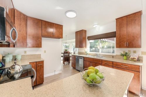 681 Seville Ln, Vacaville CA  95688-2044 exterior