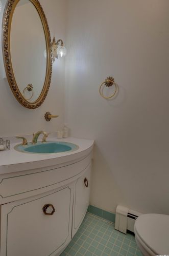 16 Clayton Dr, Huntington Station NY 11746-5503 exterior