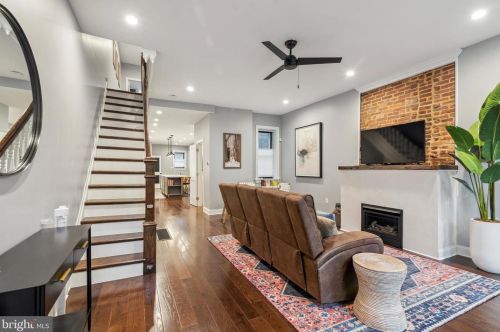 861 24th St, Philadelphia, PA 19130-1953