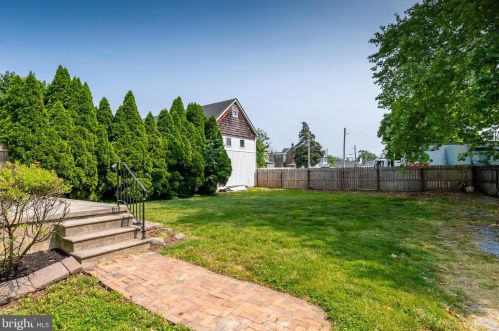 10 Bowen Ave, Pilesgrove NJ  08098-1404 exterior