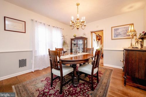 20 Valley Dr, Southampton PA  18966-1347 exterior