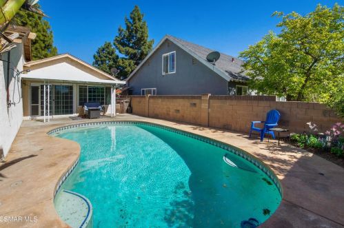 2027 Sequoia Ave, Simi Valley, CA 93063-2701