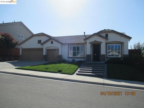 1886 Ventura Dr, West Pittsburg CA  94565-6476 exterior