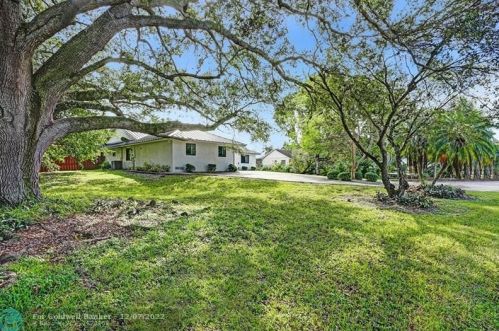 9620 26th Ct, Hollywood FL  33024-8519 exterior