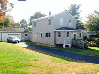 13 2nd Ave, Waterford, CT 06385-2532