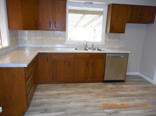 8383 Cheviot Rd, Cincinnati OH  45247-3803 exterior