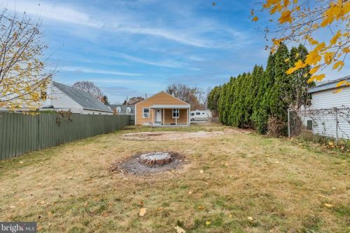 4561 Berkley St, Harrisburg PA 17109-4403 exterior