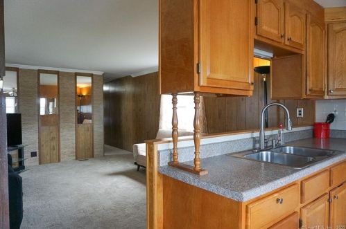 60 E St, Groton CT  06340-5366 exterior
