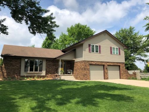 3608 Kingswood Pl, Waterloo IA  50701-4524 exterior