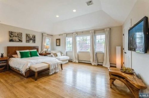 9 Blackledge Ct, Closter NJ  07624-3231 exterior
