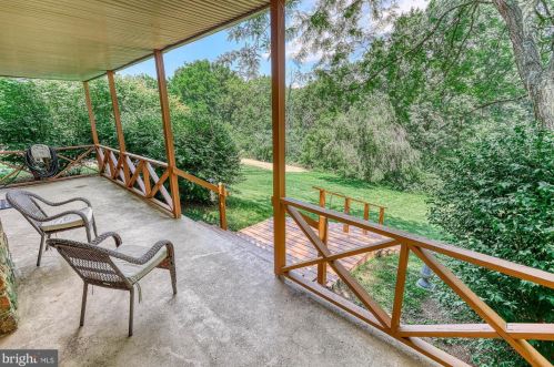 1015 Country Club Rd, Camp Hill PA  17011-1049 exterior