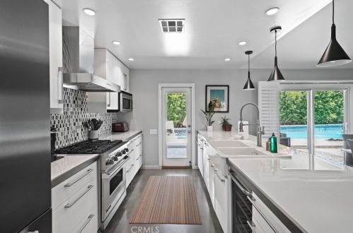 1120 Louise Dr, Palm Springs CA  92262-3209 exterior