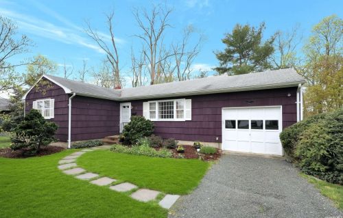 60 Atlantic Ave, Blue Point, NY 11715-1415