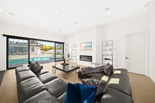 18852 Canyon Crest Dr, Orange CA 92861-2806 exterior