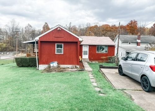 42 Penn Manor Rd, Manor, PA 15665-9507