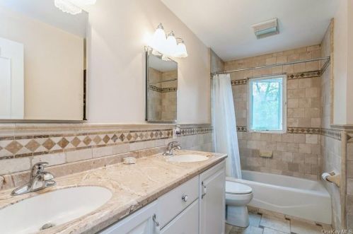 68 Wood St, Mahopac NY  10541-4904 exterior