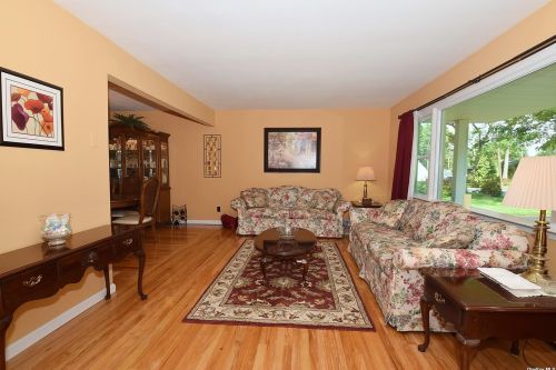 418 Walker St, Babylon NY  11704-3017 exterior