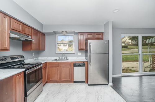 2465 Galbraith Rd, Cincinnati OH 45239-4208 exterior