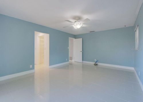 8296 33rd Ave, Saint Petersburg FL  33710-2218 exterior