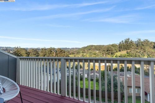 94 Anair Way, Oakland, CA 94605-4874