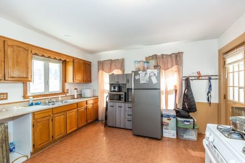 43 3rd Ave, Woonsocket RI  02895-5041 exterior