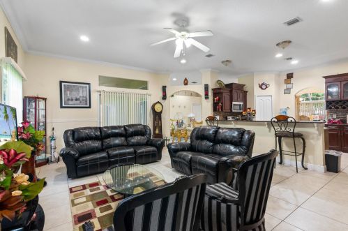 1125 Coleman Ave, Fort Pierce FL  34953-1824 exterior