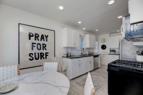 212 41st St, Manhattan Beach CA  90266-3141 exterior