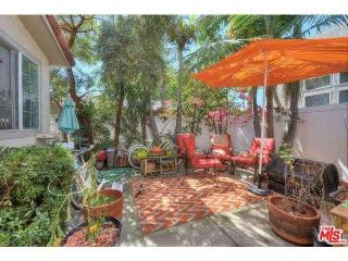 144 Navajo Ln, Topanga, CA 90290-4450
