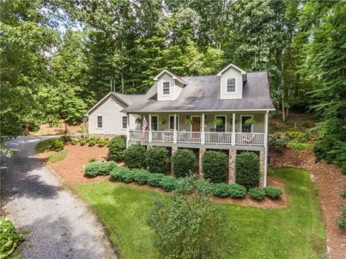 411 Redfield Dr, Clyde, NC 28721-8512