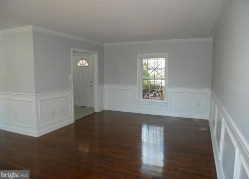 3045 Federal Hill Dr, Falls Church VA  22044-2905 exterior