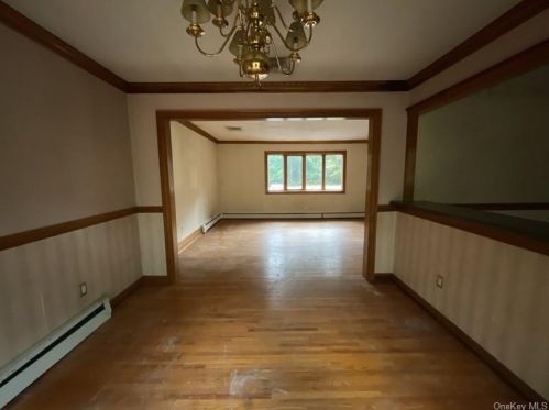 3821 Gomer St, Yorktown Hgts NY  10598-1724 exterior