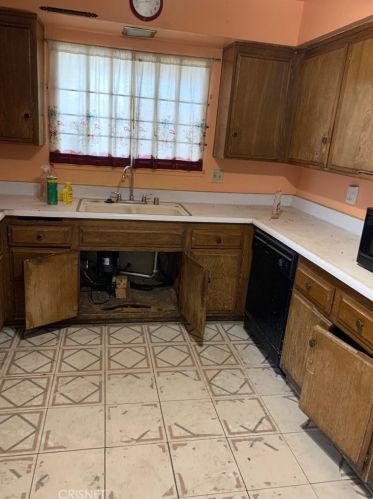 744 Holguin St, Lancaster, CA 93534-1526