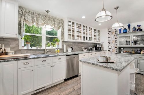 97 Northampton Ln, Plainville, CT 06062-1213