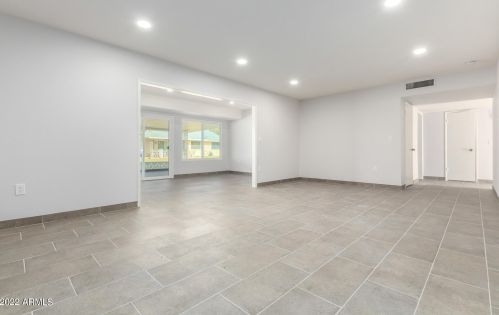10636 Roundelay Cir, Sun City AZ  85351-1852 exterior