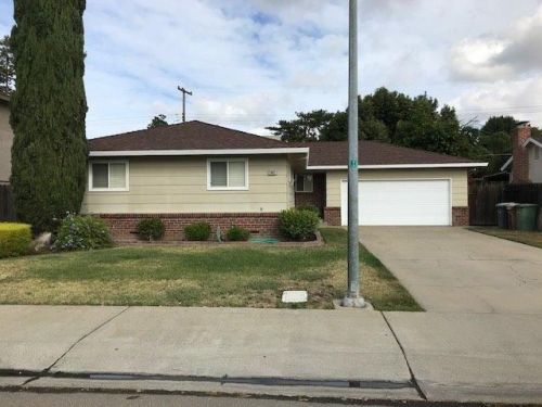 2401 Corbin Ln, Lodi, CA 95242-3629