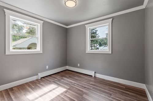 1 James St, Derry NH  03038-4525 exterior