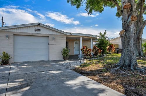 4019 Cluster Dr, Tarpon Springs, FL 34691-3576
