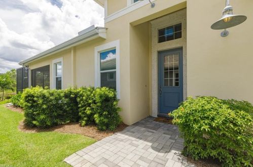 7162 Dominica Dr, Naples, FL 34113