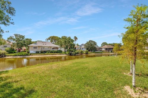 1040 Pointe Alexis Dr, Tarpon Springs FL  34689-7119 exterior